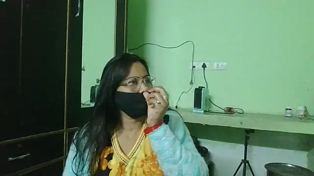 Snapshot of couplesuni chatting on February 20, 2026, 4:53 am couplesuni online show from February 20, 2026, 4:53 am