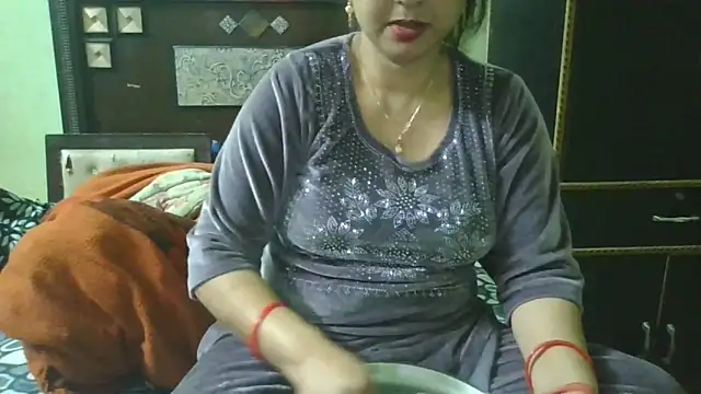 Snapshot of couplesuni chatting on February 22, 2026, 7:00 am couplesuni online show from February 22, 2026, 7:00 am