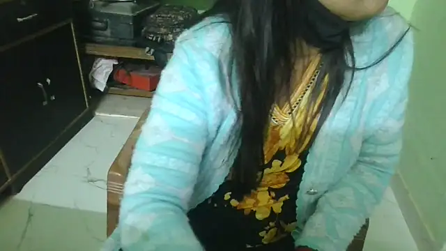 Snapshot of couplesuni chatting on February 20, 2026, 6:26 am couplesuni online show from February 20, 2026, 6:26 am