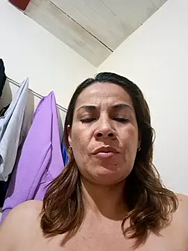 Snapshot of Zaralu_ chatting on March 14, 2025, 2:20 am Zaralu online show from March 14, 2025, 2:20 am