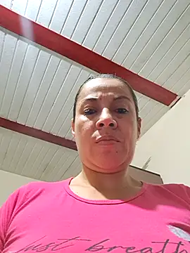 Snapshot of Zaralu_ chatting on October 28, 2025, 11:42 am Zaralu online show from October 28, 2025, 11:42 am