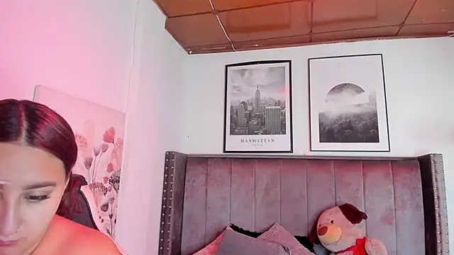 Alaia Cute online show from November 20, 2025, 3:51 am