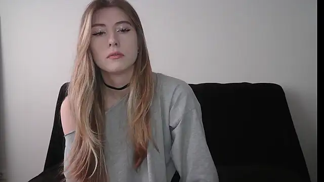 ErikaShyy online show from October 22, 2025, 10:58 am