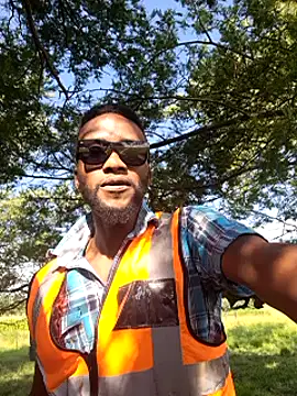 Snapshot of bull_Giant chatting on February 5, 2025, 1:33 pm bull Giant online show from February 5, 2025, 1:33 pm