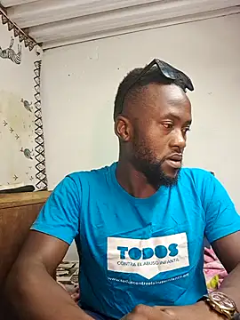 Snapshot of bull_Giant chatting on February 4, 2025, 11:49 pm bull Giant online show from February 4, 2025, 11:49 pm