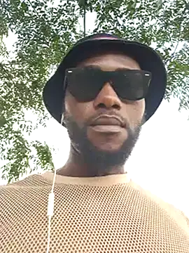 Snapshot of bull_Giant chatting on March 22, 2025, 11:32 am bull Giant online show from March 22, 2025, 11:32 am