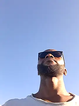 Snapshot of bull_Giant chatting on February 25, 2025, 3:20 pm bull Giant online show from February 25, 2025, 3:20 pm