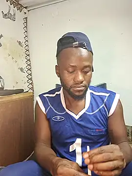 Snapshot of bull_Giant chatting on February 3, 2025, 10:32 pm bull Giant online show from February 3, 2025, 10:32 pm