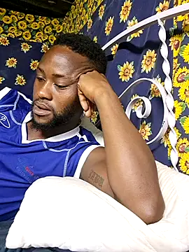 Snapshot of bull_Giant chatting on February 7, 2025, 2:19 am bull Giant online show from February 7, 2025, 2:19 am