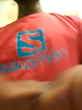 Snapshot of bull_Giant chatting on March 5, 2025, 8:53 pm bull Giant online show from March 5, 2025, 8:53 pm