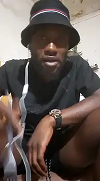 Snapshot of bull_Giant chatting on March 6, 2025, 10:36 pm bull Giant online show from March 6, 2025, 10:36 pm