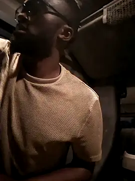 Snapshot of bull_Giant chatting on October 18, 2025, 11:07 pm bull Giant online show from October 18, 2025, 11:07 pm