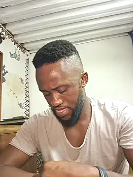 Snapshot of bull_Giant chatting on February 24, 2025, 10:03 pm bull Giant online show from February 24, 2025, 10:03 pm