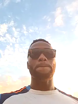 Snapshot of bull_Giant chatting on February 1, 2025, 4:54 pm bull Giant online show from February 1, 2025, 4:54 pm