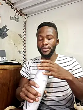 Snapshot of bull_Giant chatting on February 21, 2025, 10:26 pm bull Giant online show from February 21, 2025, 10:26 pm