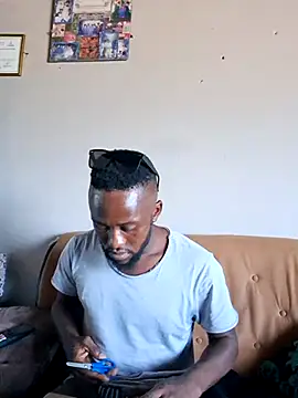 Snapshot of bull_Giant chatting on February 25, 2025, 11:10 am bull Giant online show from February 25, 2025, 11:10 am