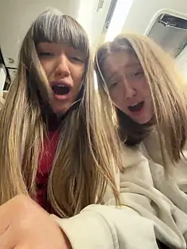 Snapshot of Sophie_Avory chatting on February 13, 2026, 5:46 pm Sophie Avory online show from February 13, 2026, 5:46 pm