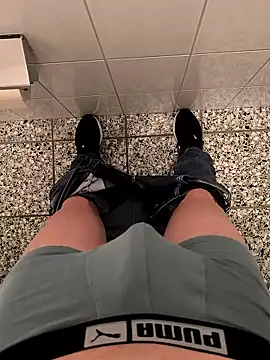 geilehecke1 online show from April 29, 2026, 6:50 am