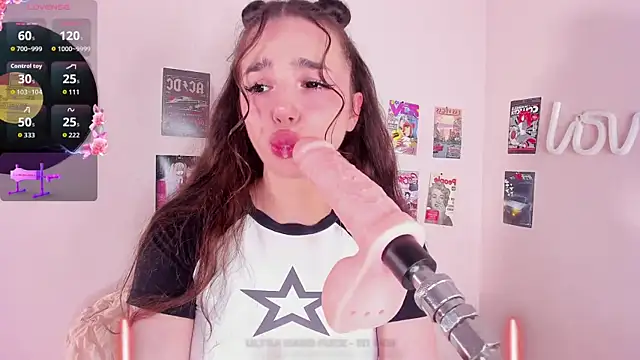 LosAlicee online show from March 25, 2026, 9:57 pm