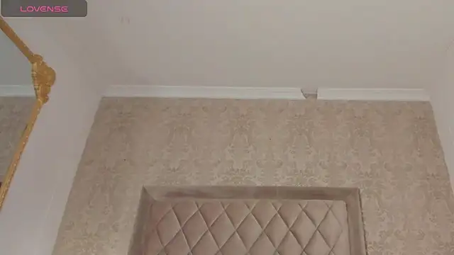 LiaFlowers online show from February 23, 2025, 3:56 am