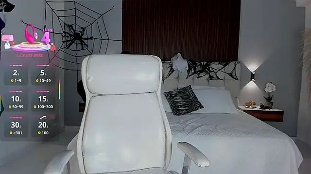 Snapshot of Emma23__ chatting on October 26, 2025, 6:58 am Emma23 online show from October 26, 2025, 6:58 am