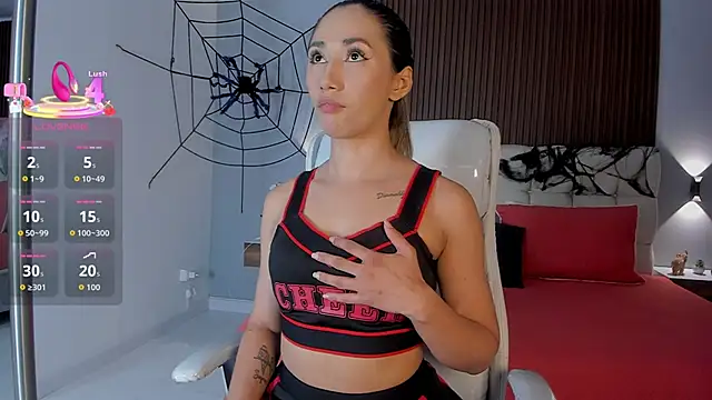 Snapshot of Emma23__ chatting on October 30, 2025, 7:28 am Emma23 online show from October 30, 2025, 7:28 am