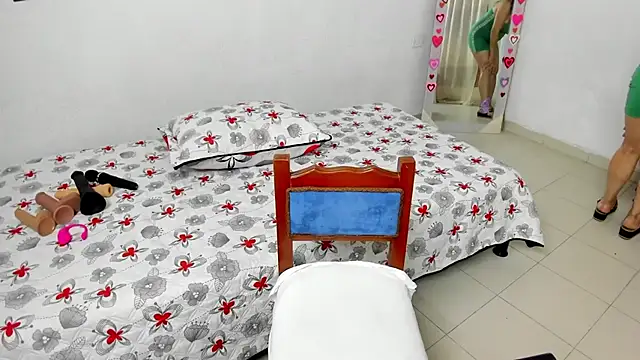 Snapshot of Juana_Sweet chatting on February 18, 2025, 2:27 pm Juana Sweet online show from February 18, 2025, 2:27 pm