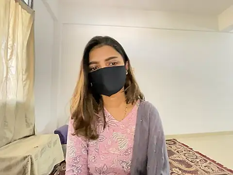 Snapshot of MaYaa__11 chatting on December 18, 2024, 4:42 am MaYaa 11 online show from December 18, 2024, 4:42 am