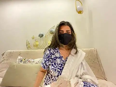 Snapshot of MaYaa__11 chatting on February 25, 2026, 7:19 am MaYaa 11 online show from February 25, 2026, 7:19 am