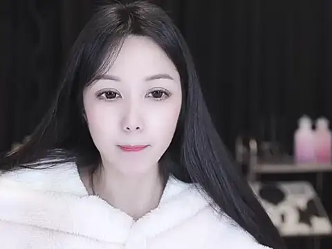 Nuyoah-77 online show from February 8, 2026, 3:10 pm