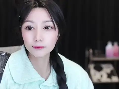 Nuyoah-77 online show from January 14, 2026, 1:59 pm