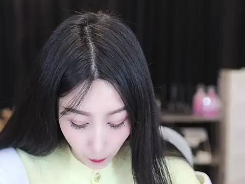 Nuyoah-77 online show from November 20, 2025, 1:34 pm