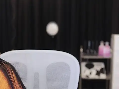 Nuyoah-77 online show from November 1, 2025, 3:17 pm