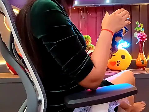 GoldnessAishu online show from March 22, 2025, 2:36 pm