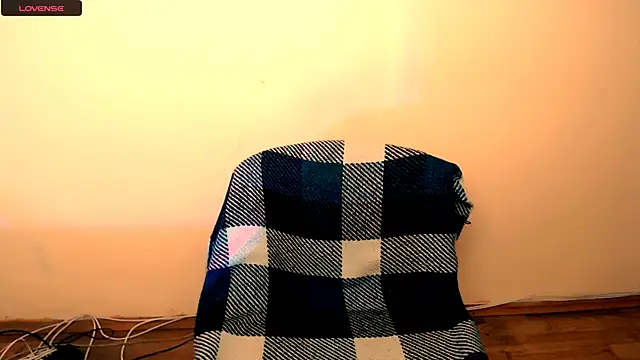 Snapshot of Felliciya chatting on December 4, 2025, 10:14 am Felliciya online show from December 4, 2025, 10:14 am