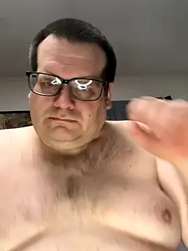 Snapshot of treatbobnicer chatting on December 16, 2025, 5:44 am treatbobnicer online show from December 16, 2025, 5:44 am