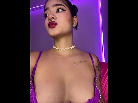 Snapshot of charlotte_9999 chatting on November 5, 2025, 6:55 pm charlotte 9999 online show from November 5, 2025, 6:55 pm