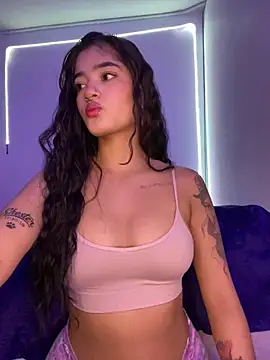 Snapshot of charlotte_9999 chatting on December 5, 2025, 6:17 pm charlotte 9999 online show from December 5, 2025, 6:17 pm