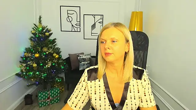 Snapshot of AgathaKlouin chatting on December 18, 2025, 7:18 pm AgathaKlouin online show from December 18, 2025, 7:18 pm