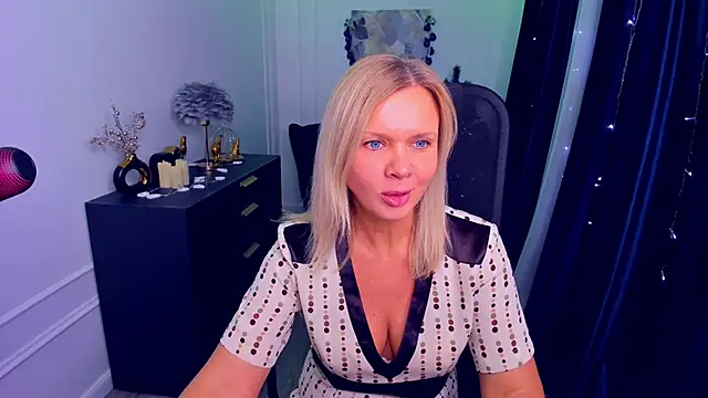 Snapshot of AgathaKlouin chatting on December 21, 2025, 7:15 pm AgathaKlouin online show from December 21, 2025, 7:15 pm