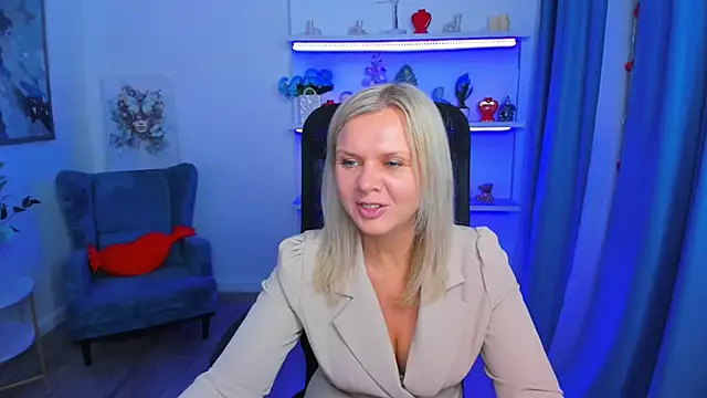 Snapshot of AgathaKlouin chatting on February 19, 2026, 7:11 pm AgathaKlouin online show from February 19, 2026, 7:11 pm