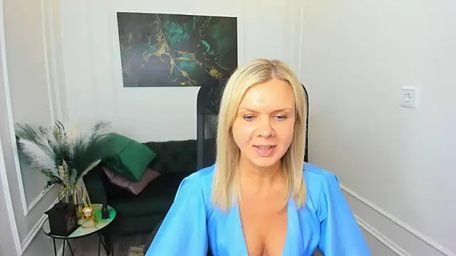 Snapshot of AgathaKlouin chatting on February 28, 2026, 11:32 am AgathaKlouin online show from February 28, 2026, 11:32 am