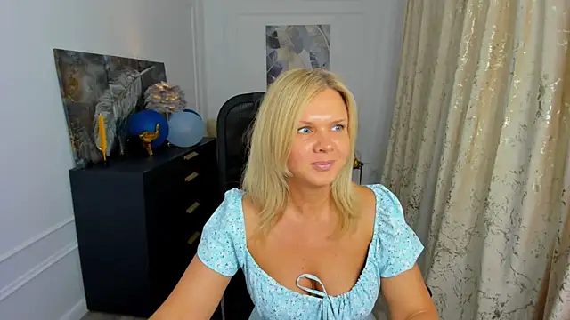 Snapshot of AgathaKlouin chatting on May 30, 2026, 11:16 am AgathaKlouin online show from May 30, 2026, 11:16 am