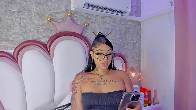 Mia Jansen online show from April 13, 2026, 1:48 pm