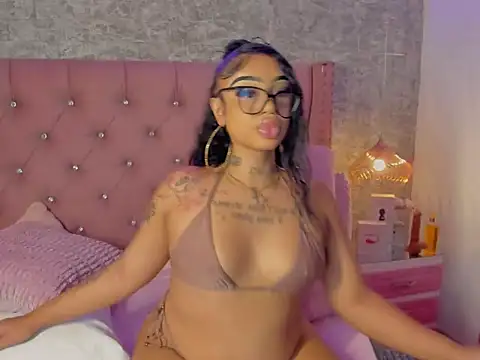 Snapshot of Mia_Jansen chatting on February 13, 2026, 1:44 pm Mia Jansen online show from February 13, 2026, 1:44 pm