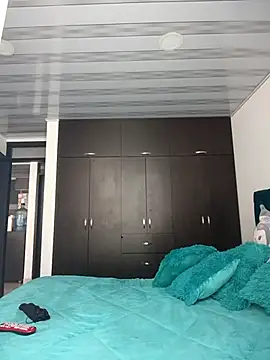 Lesly 10- online show from November 22, 2025, 3:44 pm