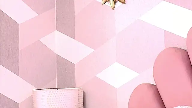 Snapshot of KylieMonnett chatting on January 5, 2026, 7:50 pm KylieMonnett online show from January 5, 2026, 7:50 pm