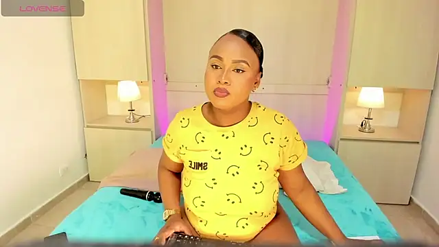 Snapshot of EmilyyStuart chatting on December 23, 2025, 4:01 am EmilyyStuart online show from December 23, 2025, 4:01 am