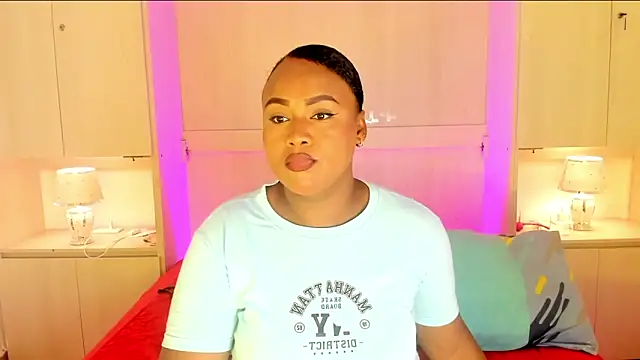 Snapshot of EmilyyStuart chatting on February 11, 2026, 7:36 pm EmilyyStuart online show from February 11, 2026, 7:36 pm