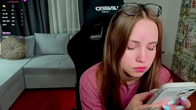 Snapshot of Alice_loft chatting on April 11, 2026, 5:38 pm Alice loft online show from April 11, 2026, 5:38 pm